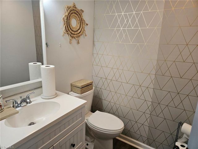 303 Lamplighter Circle, Winston-salem, NC 27104