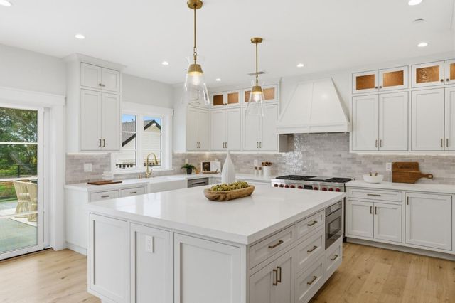 2896 Hillside Drive, Burlingame, CA 94010