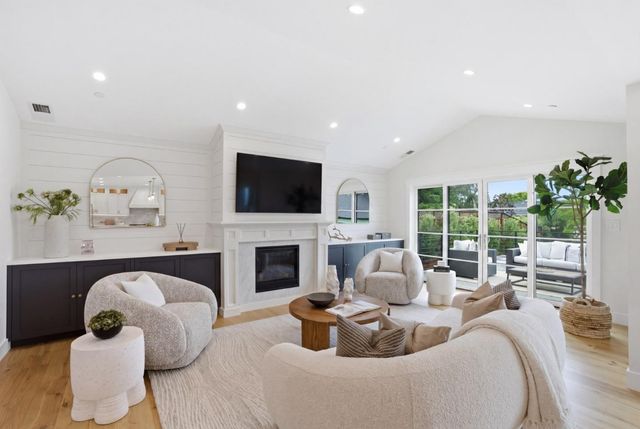 2896 Hillside Drive, Burlingame, CA 94010