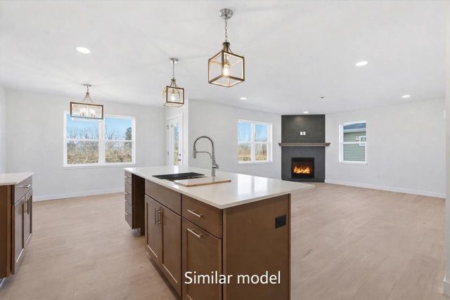 990 Bell Circle, Arlington, WI 53911