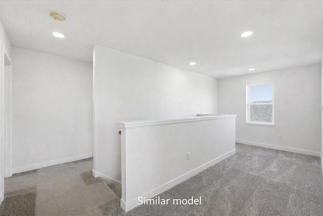 990 Bell Circle, Arlington, WI 53911