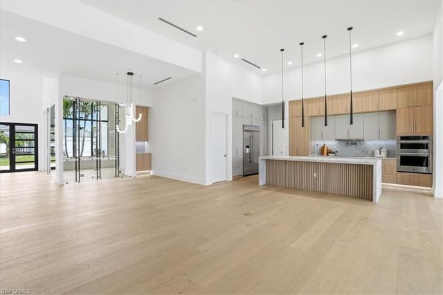 4122 27th PL, Cape Coral, FL 33914