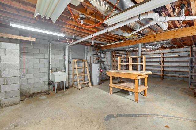 6888 Midway Road, Midway, KY 40347
