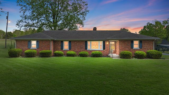 6888 Midway Road, Midway, KY 40347