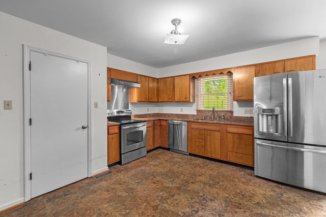 6888 Midway Road, Midway, KY 40347