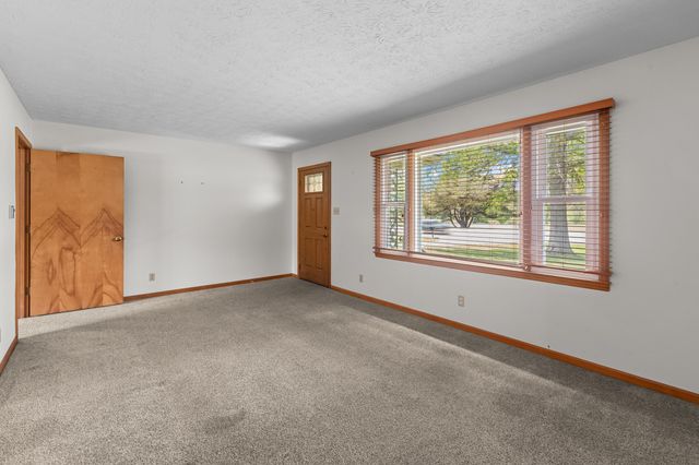 6888 Midway Road, Midway, KY 40347