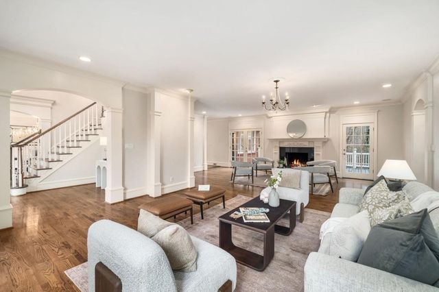 8915 Huntcliff Lake Court, Sandy Springs, GA 30350