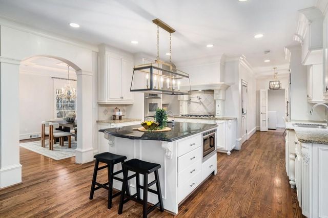 8915 Huntcliff Lake Court, Sandy Springs, GA 30350