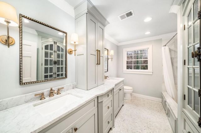 8915 Huntcliff Lake Court, Sandy Springs, GA 30350