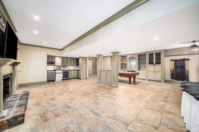 8915 Huntcliff Lake Court, Sandy Springs, GA 30350