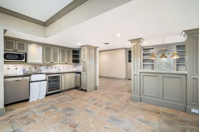 8915 Huntcliff Lake Court, Sandy Springs, GA 30350