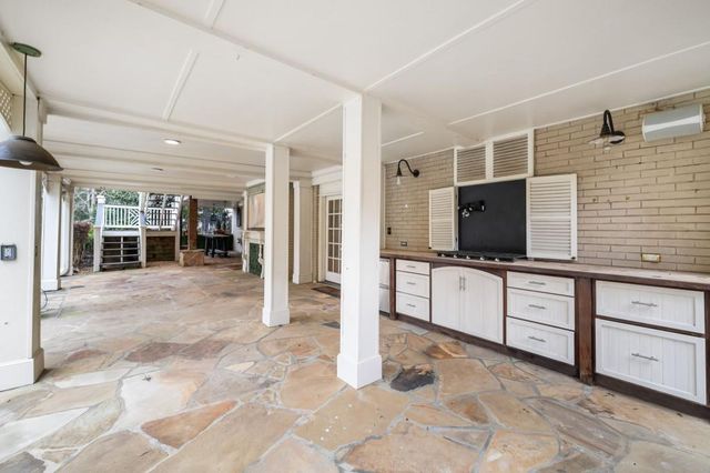 8915 Huntcliff Lake Court, Sandy Springs, GA 30350