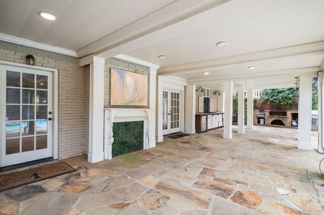 8915 Huntcliff Lake Court, Sandy Springs, GA 30350