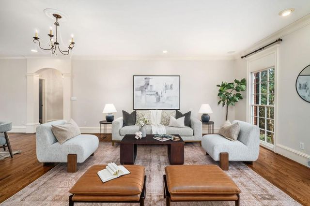 8915 Huntcliff Lake Court, Sandy Springs, GA 30350