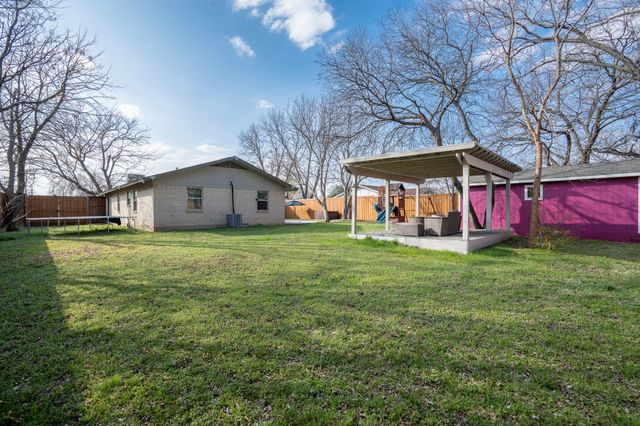 1106 S Alexander Avenue, Duncanville, TX 75137