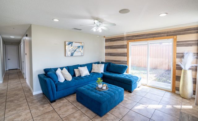 1106 S Alexander Avenue, Duncanville, TX 75137