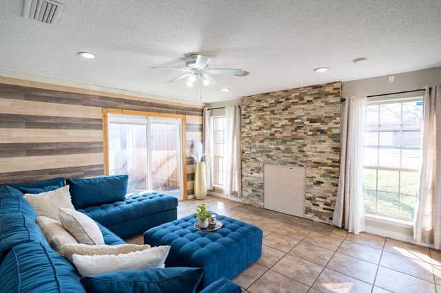 1106 S Alexander Avenue, Duncanville, TX 75137