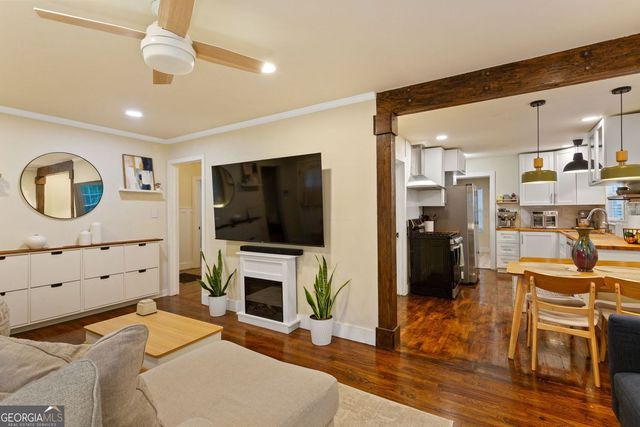 1045 Dell Avenue SE, Smyrna, GA 30080