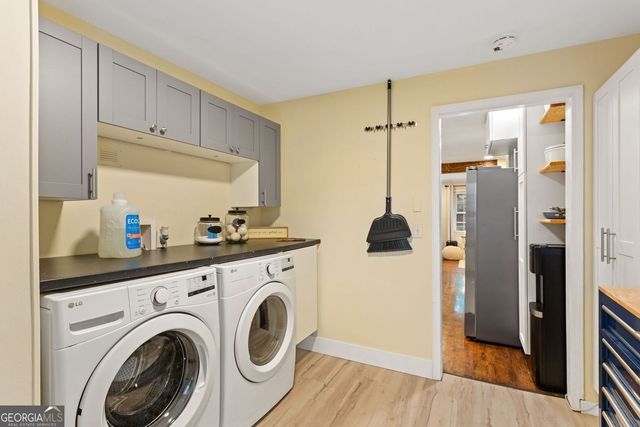 1045 Dell Avenue SE, Smyrna, GA 30080