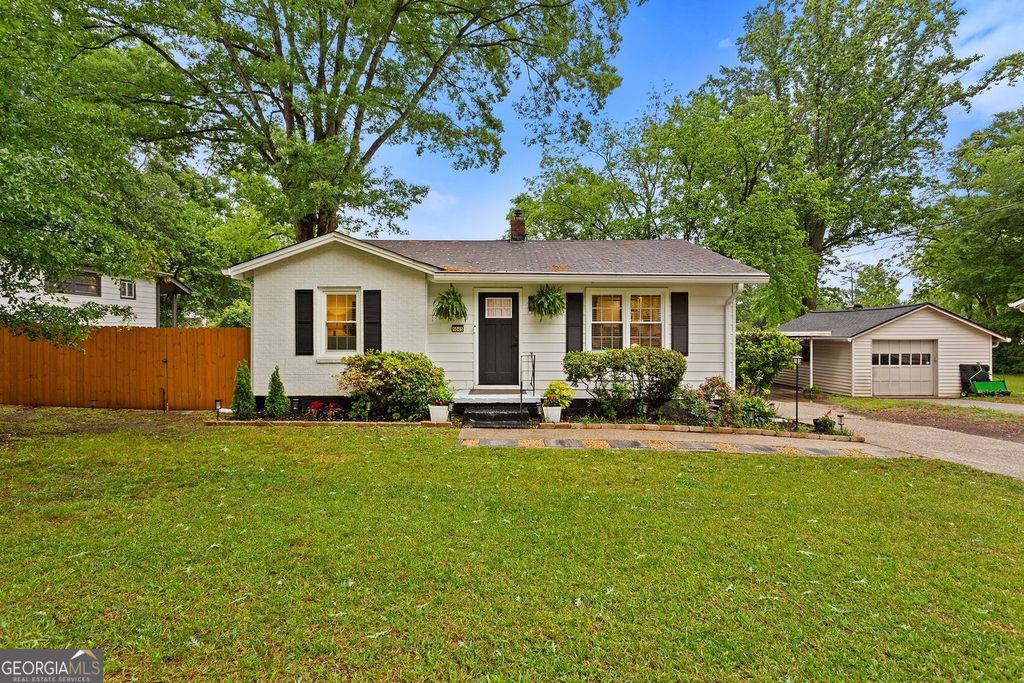 1045 Dell Avenue SE, Smyrna, GA 30080