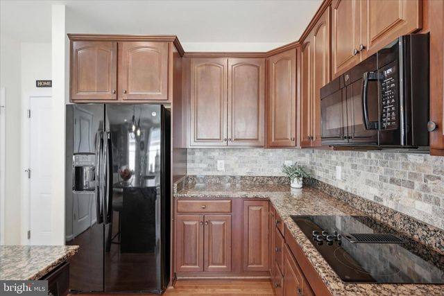 224 COURIER DR, Charles Town, WV 25414