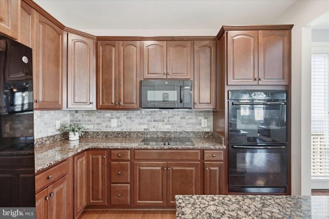 224 COURIER DR, Charles Town, WV 25414