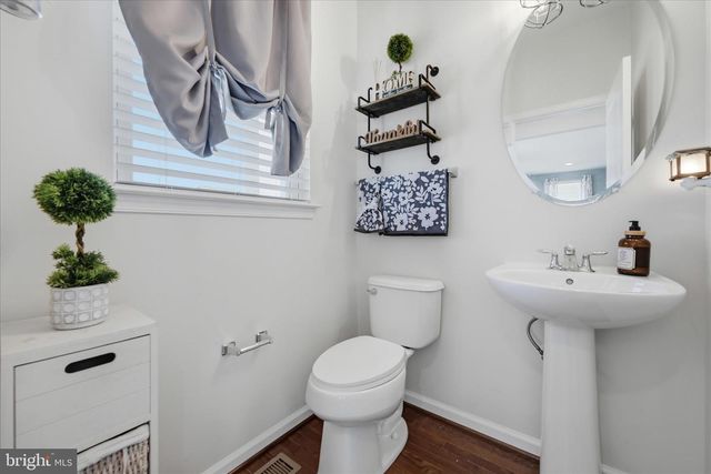 224 COURIER DR, Charles Town, WV 25414