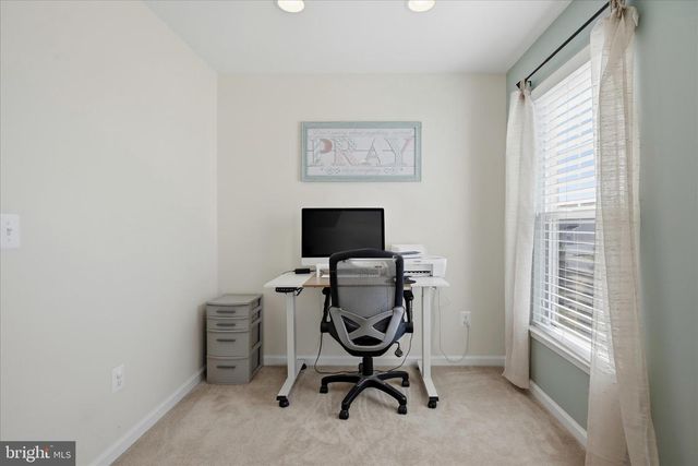 224 COURIER DR, Charles Town, WV 25414