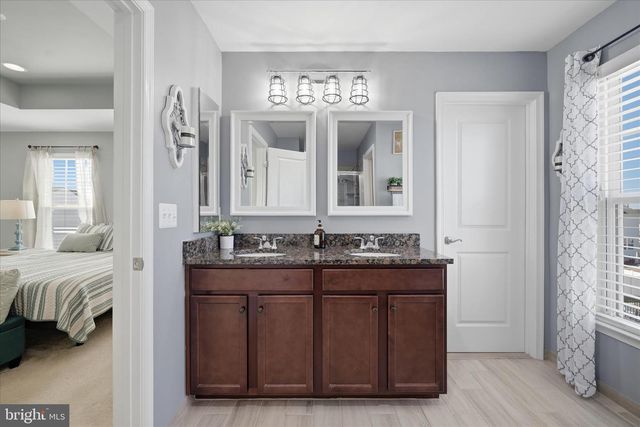 224 COURIER DR, Charles Town, WV 25414