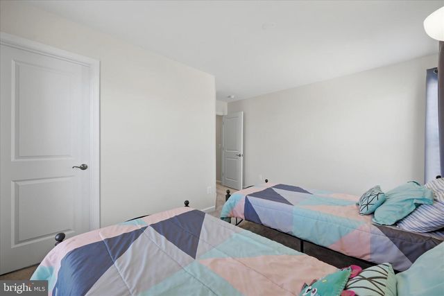 224 COURIER DR, Charles Town, WV 25414