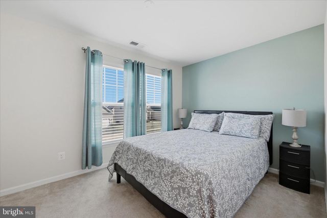 224 COURIER DR, Charles Town, WV 25414