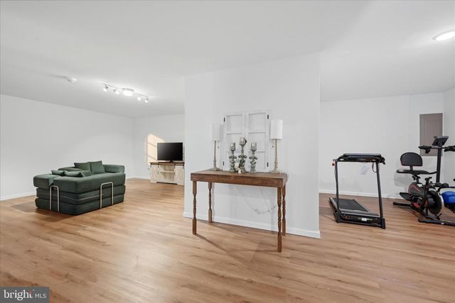 224 COURIER DR, Charles Town, WV 25414