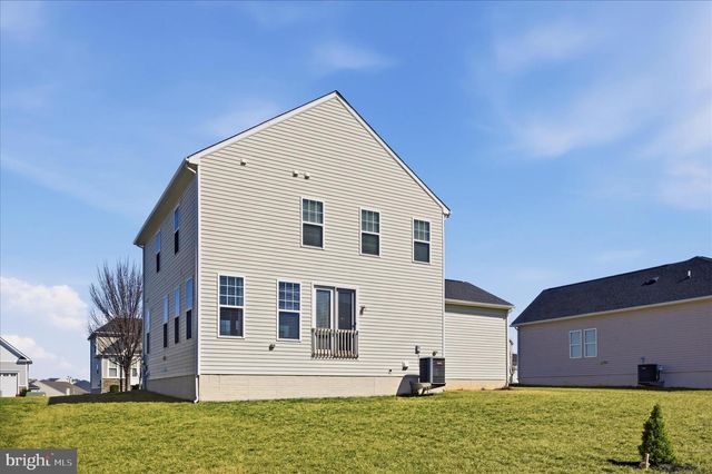 224 COURIER DR, Charles Town, WV 25414