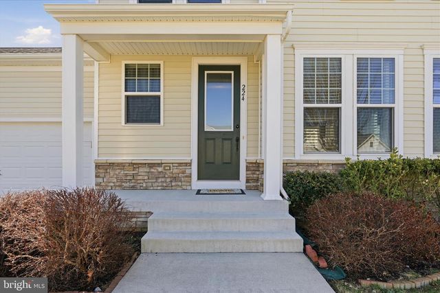 224 COURIER DR, Charles Town, WV 25414