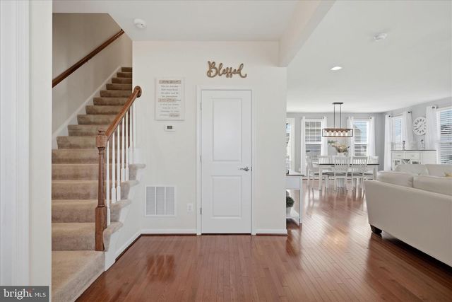 224 COURIER DR, Charles Town, WV 25414