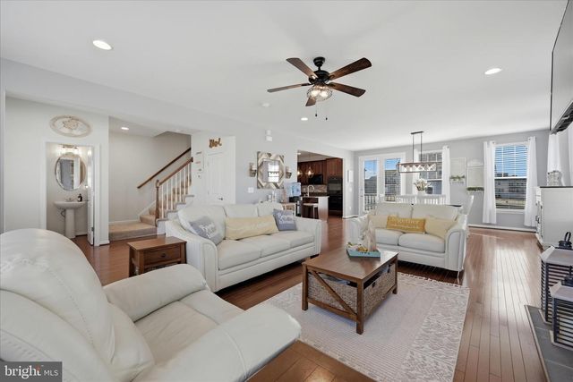 224 COURIER DR, Charles Town, WV 25414