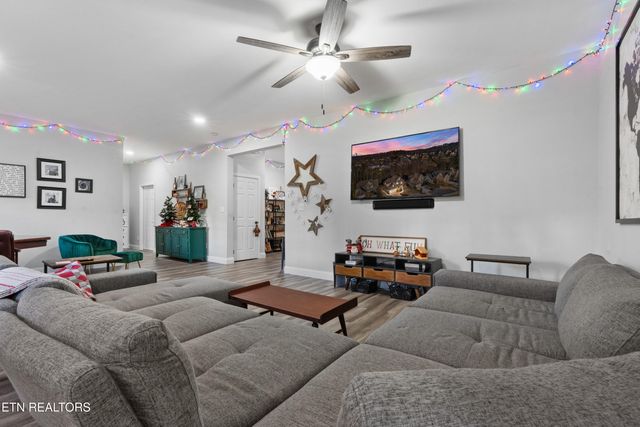 2727 Macy Blair Rd, Knoxville, TN 37931