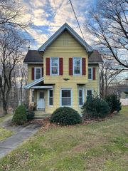 19 High Street 1st FL, Plymouth, CT 06786