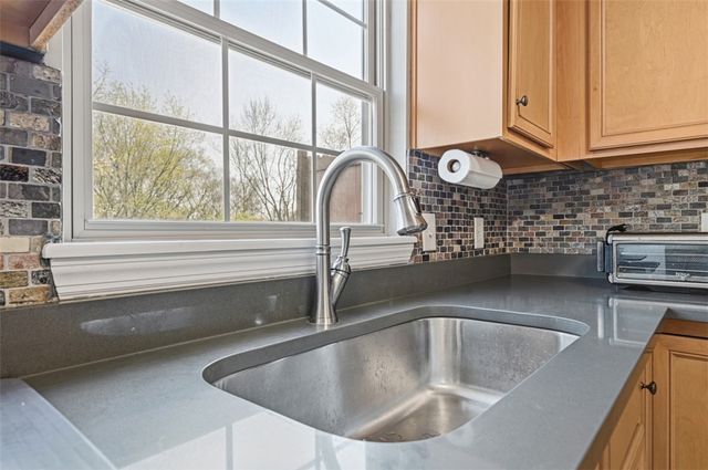 2426 Rochester Rd G, Franklin Park, PA 15143
