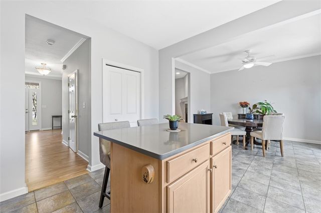 2426 Rochester Rd G, Franklin Park, PA 15143
