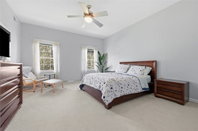 2426 Rochester Rd G, Franklin Park, PA 15143