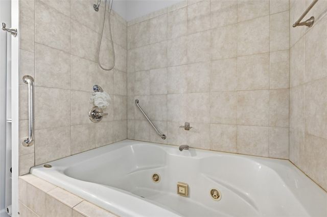 2426 Rochester Rd G, Franklin Park, PA 15143