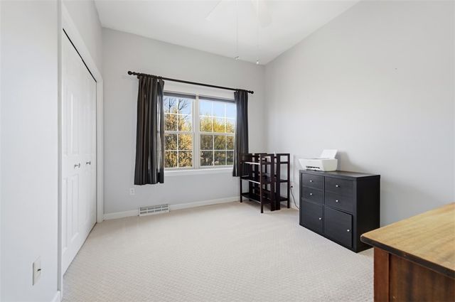 2426 Rochester Rd G, Franklin Park, PA 15143