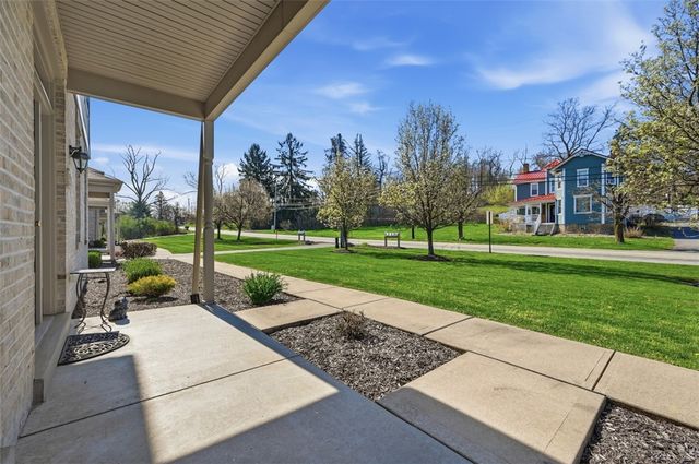2426 Rochester Rd G, Franklin Park, PA 15143