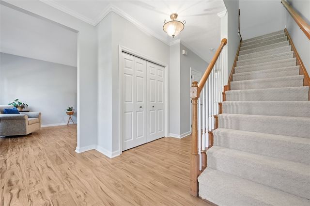 2426 Rochester Rd G, Franklin Park, PA 15143