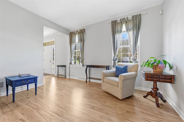 2426 Rochester Rd G, Franklin Park, PA 15143