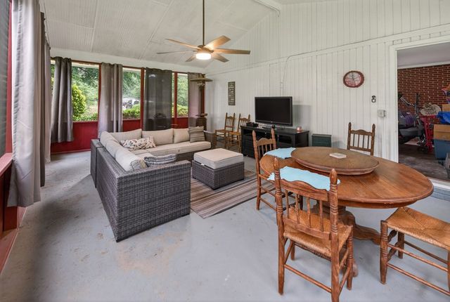 940 Chesterfield Drive, Marietta, GA 30066
