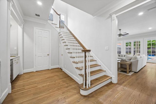 6635 Rutgers Avenue, West University Place, TX 77005