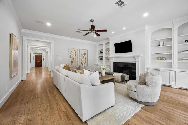 6635 Rutgers Avenue, West University Place, TX 77005