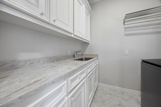 6635 Rutgers Avenue, West University Place, TX 77005